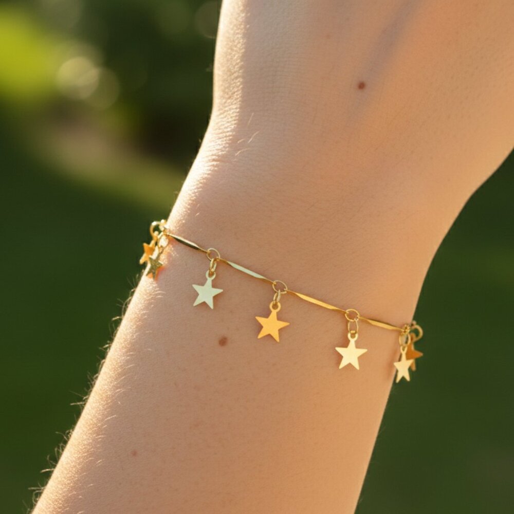 "Trendy Handmade Bracelet – A Thoughtful Gift for Girls & Women | UNVRC1146